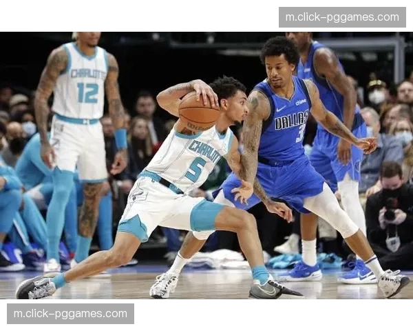 黄蜂三分火力联盟顶级 全队八人得分上双大胜独行侠27分